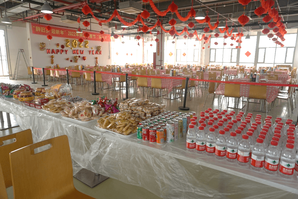 CA88还为同伴们准备了水果、零食、饮料等