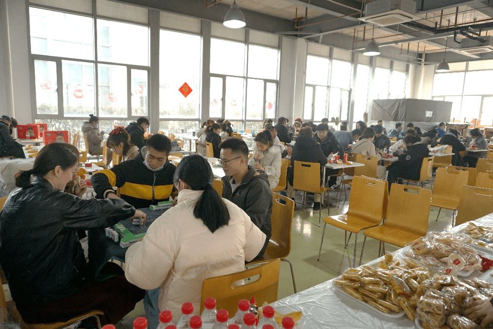 在春节 “乐七天” 活动中，，，，，，，CA88给留沪过春节的员工准备了富厚多彩的活动