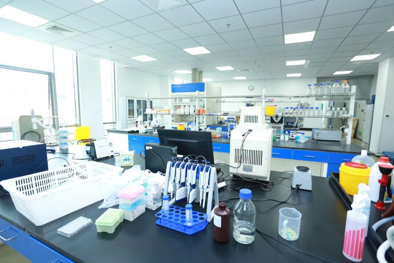 逻晟生物研发实验室.jpg 逻晟生物研发实验室.jpg